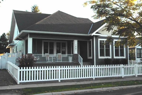 ExteriorPhoto for House Plan #195222