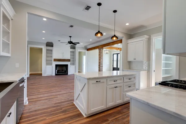 InteriorPhoto for House Plan #307702