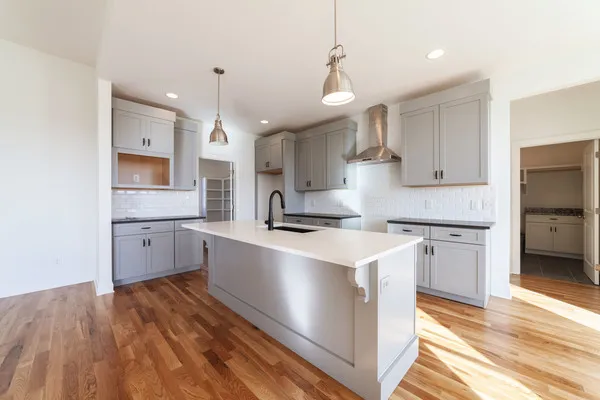 InteriorPhoto for House Plan #302481