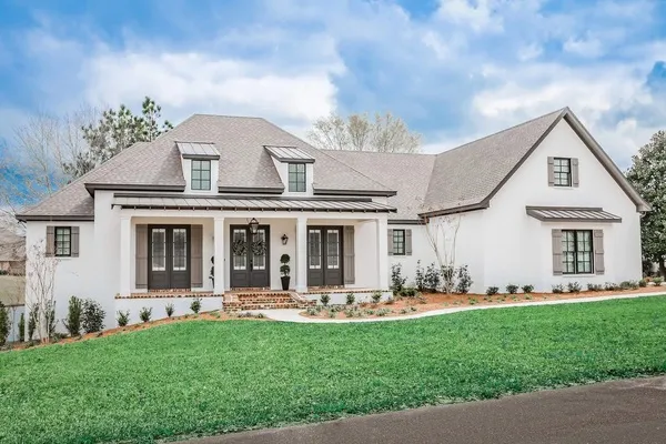 ExteriorPhoto for House Plan #304582
