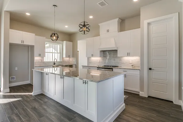 InteriorPhoto for House Plan #904591