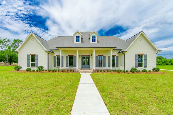ExteriorPhoto for House Plan #900532
