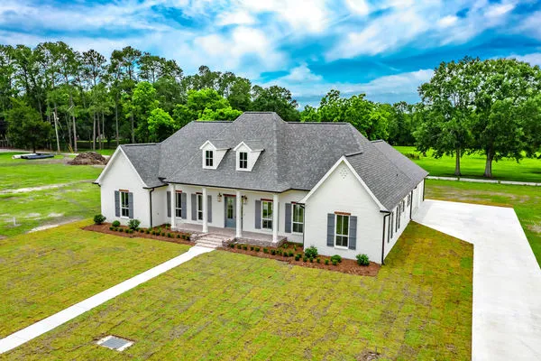 ExteriorPhoto for House Plan #900532