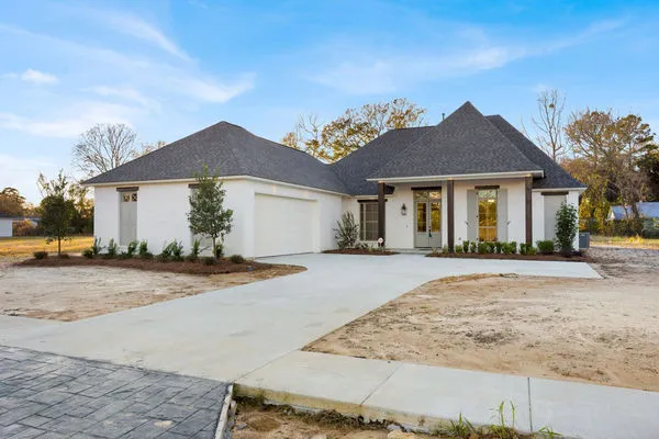 ExteriorPhoto for House Plan #900562