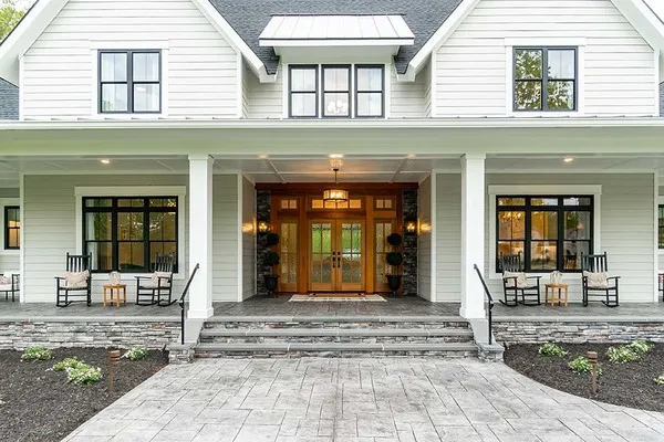 ExteriorPhoto for House Plan #282593